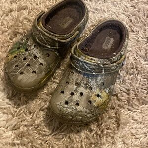 Camo crocs